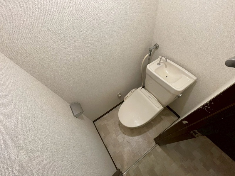 トイレ　トイレです。ウォシュレット付を探している方、おすすめです