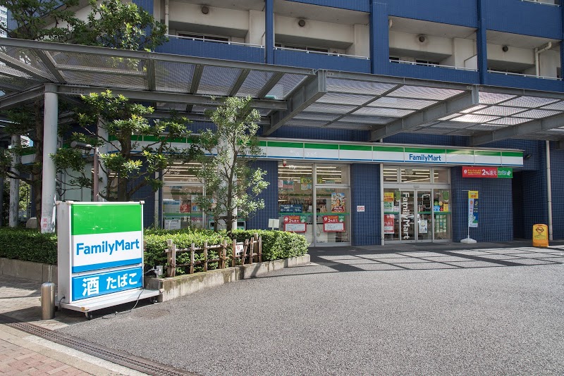 コンビニ　ファミリーマート勝どき三丁目店（コンビニ）まで35m
