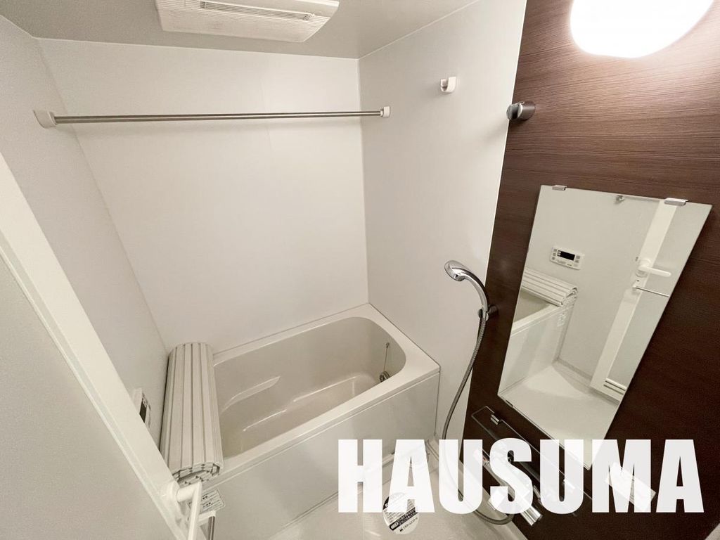 バス・シャワールーム　※他号室写真使用（反転）