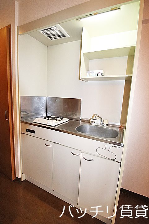 キッチン　＊画像は別部屋の為イメージ、現状を優先致します。