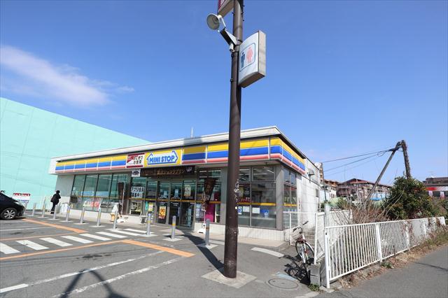 コンビニ　ミニストップ調布多摩川１丁目店（コンビニ）まで1892m