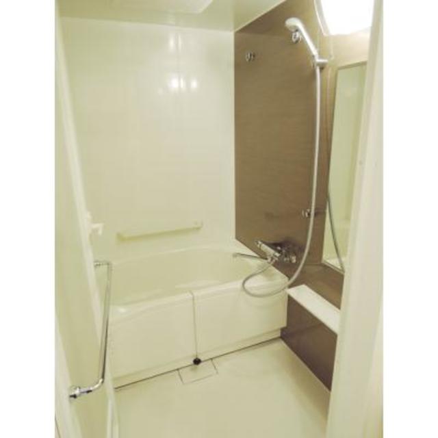 バス・シャワールーム　※写真は同タイプ住戸です。