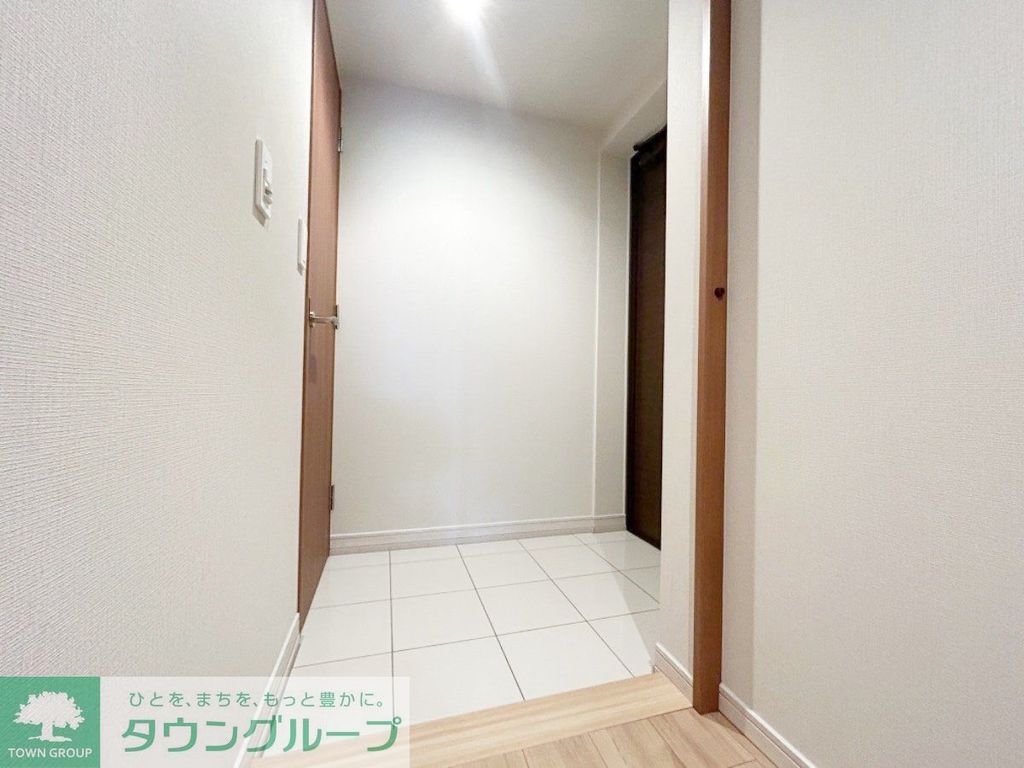 玄関　お部屋探しは株式会社　タウンハウジング　までお気軽にお問合…