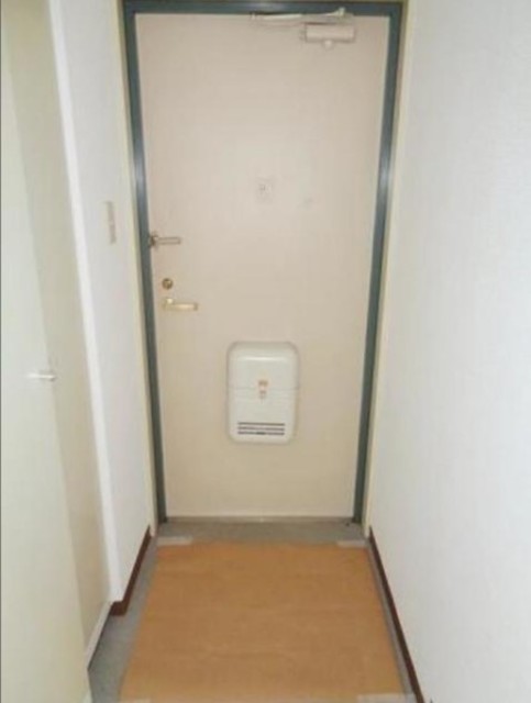 玄関　別部屋同仕様タイプ
