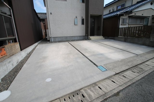 駐車場　駐車場３台