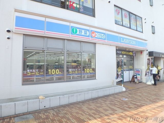 コンビニ　ローソン都筑ふれあいの丘駅前店（コンビニ）まで225m