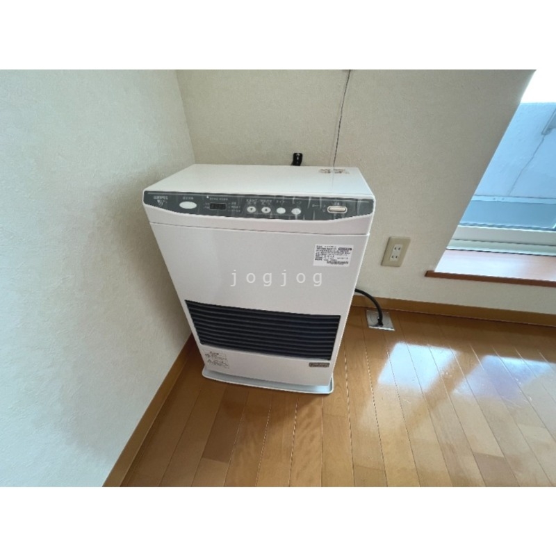 その他設備　灯油ＦＦ式ストーブ