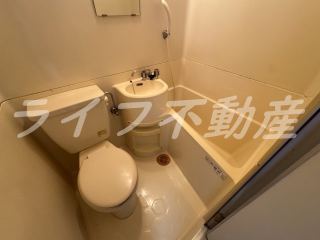 バス・シャワールーム　お風呂です