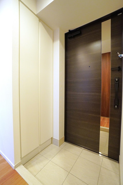 玄関　※写真は同タイプ住戸です。