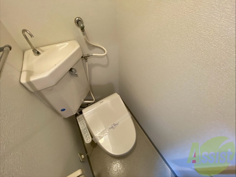 トイレ　ウォシュレット機能がついたトイレ。安心して使用できますね。