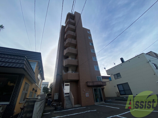建物外観　札幌市中央区南１６条西「メープル南１６条」