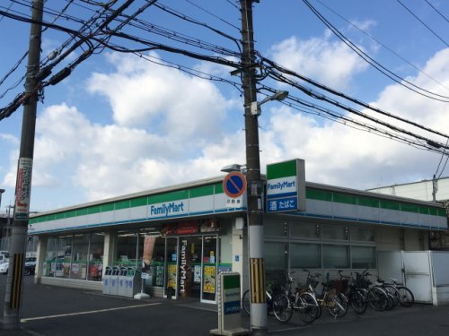 コンビニ　ファミリーマート 小松変電所前店（コンビニ）まで736m