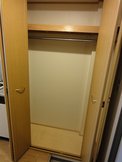 収納　同物件同タイプ別室の写真です。