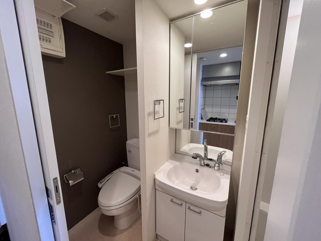 洗面設備　＊同タイプ別部屋の写真です