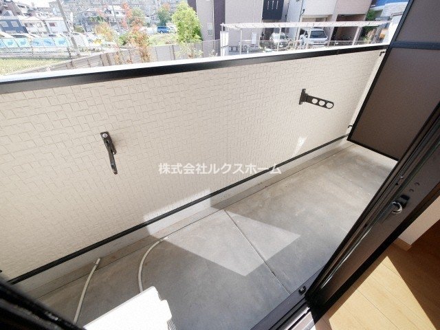 バルコニー　外からの目が気にならないバルコニーで洗濯物が干せます