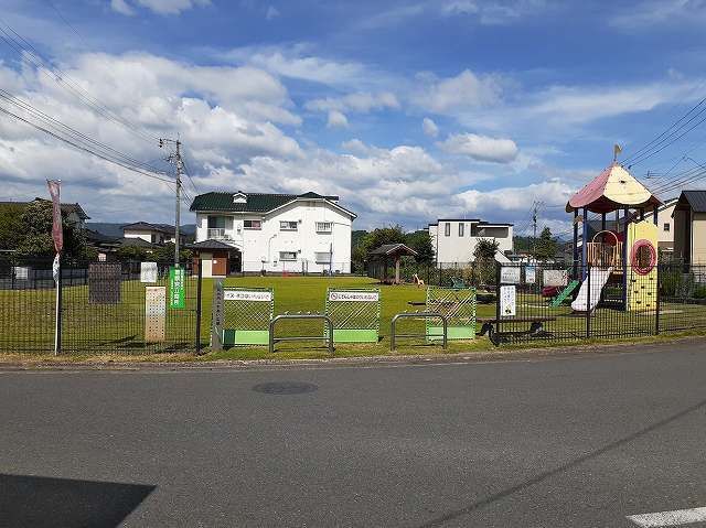 公園　丸の内ふれあい公園（公園）まで80m
