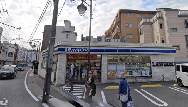 コンビニ　ローソン逗子七丁目店（コンビニ）まで300m