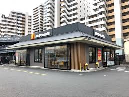飲食店　マクドナルド尾竹橋通り栗原店（飲食店）まで672m