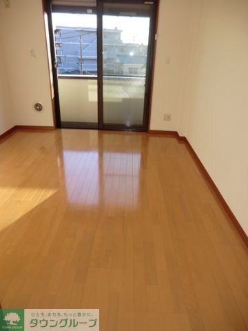 居室・リビング　明るくキレイなお部屋です