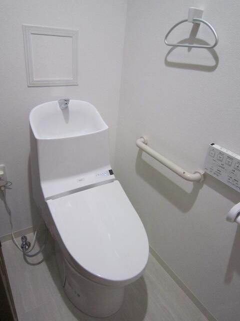 トイレ　ゆったりとした空間のトイレです