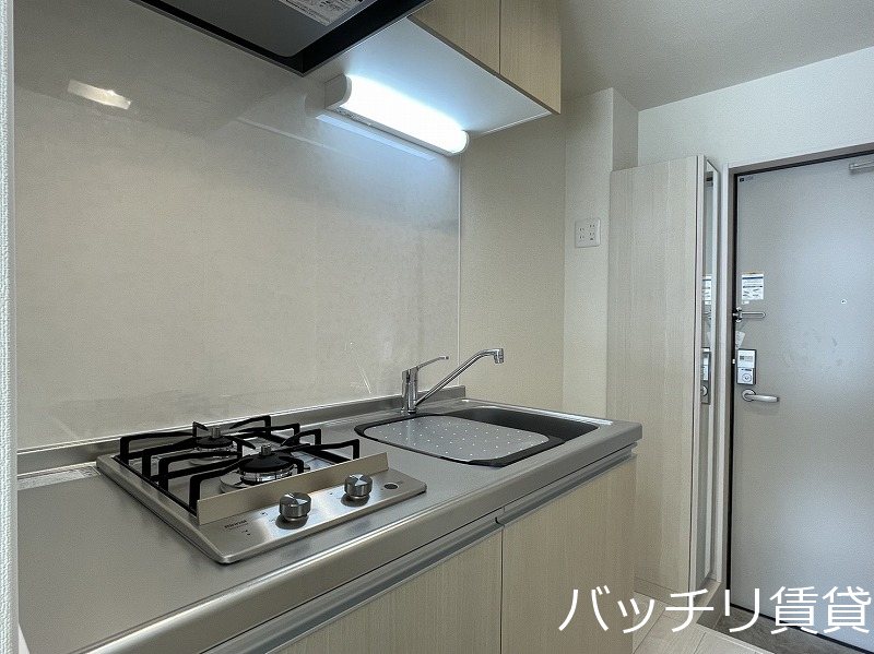 キッチン　同シリーズの別号室の画像。現況優先