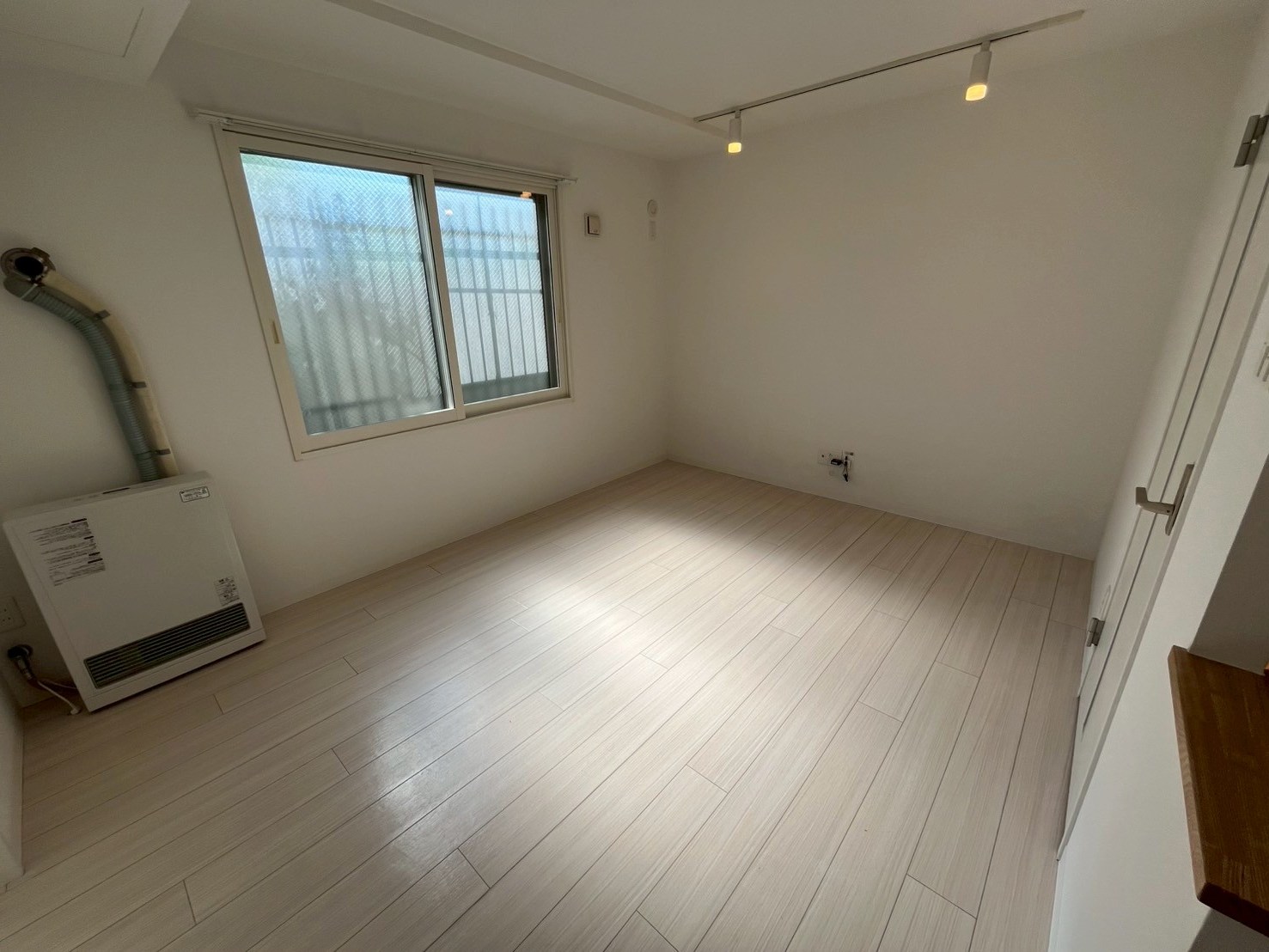 ING南8条の居間写真