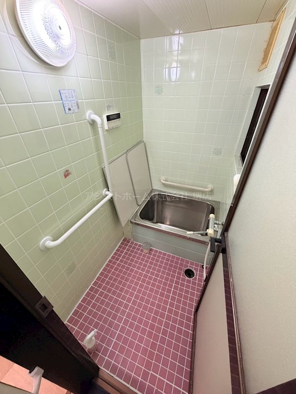 柳之町東戸建の風呂写真