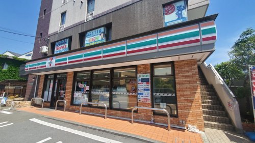 コンビニ　セブンイレブン 横浜樽町店（コンビニ）まで613m