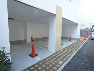 駐車場　駐車場があるので、車を買う予定の方も安心です