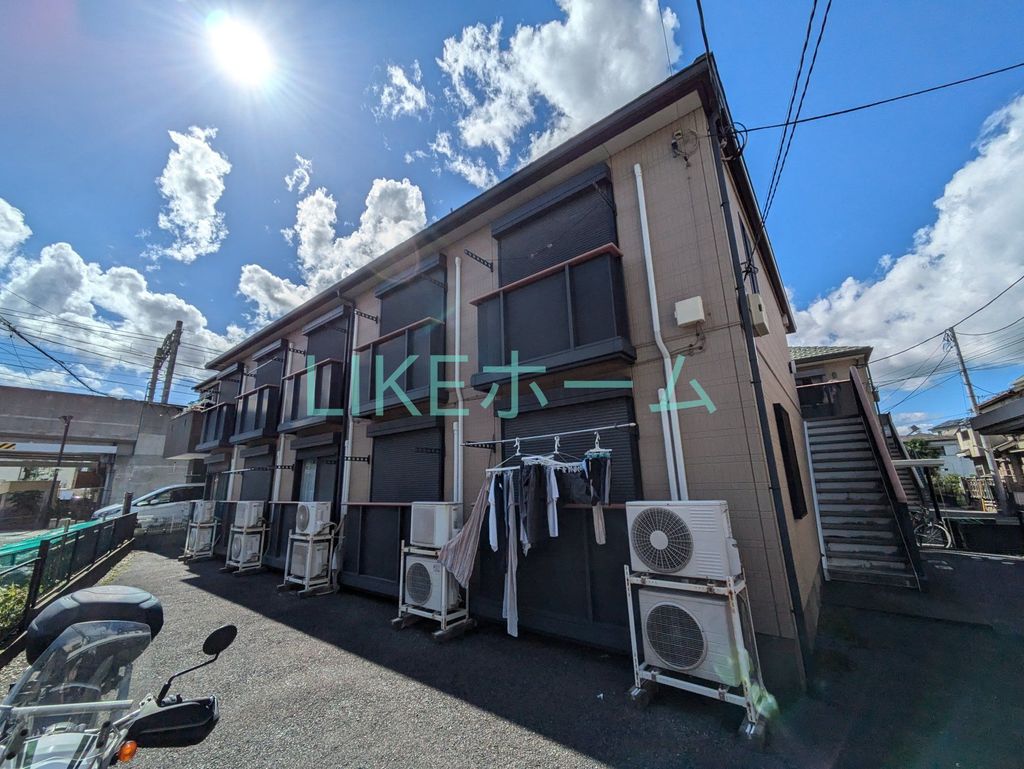 建物外観　駐車場