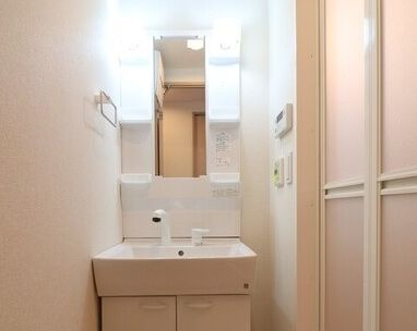 洗面設備　カラー異なる場合ございます