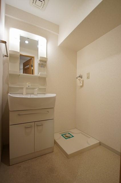 洗面設備　同物件別室写真