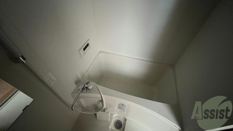 バス・シャワールーム　浴室は狭すぎず、シャワーも浴びやすそうです。