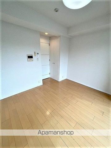 エスティメゾン登戸の居間写真