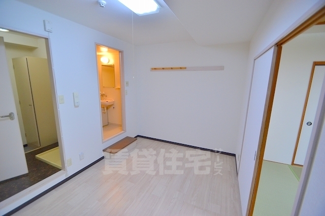 脇田ハイツ2号館の居間写真
