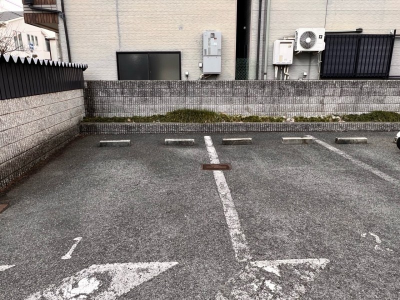 その他　駐車場は別料金となります。