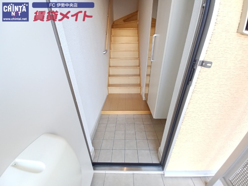 玄関　反転タイプ参考写真