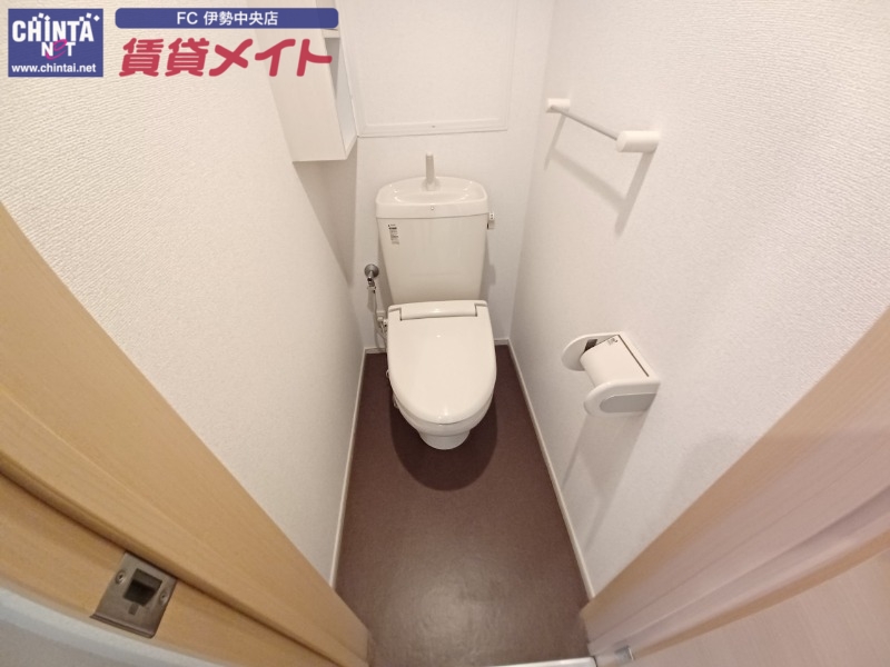 トイレ　反転タイプ参考写真