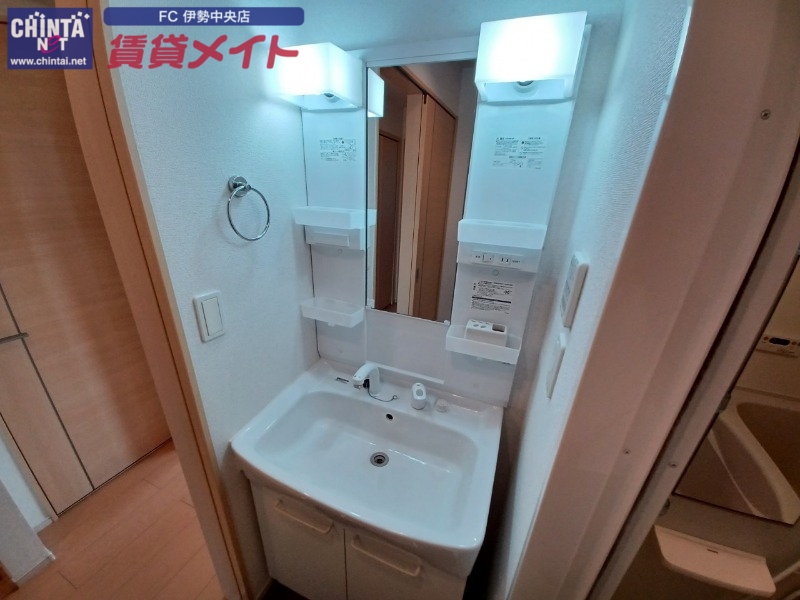 洗面設備　反転タイプ参考写真