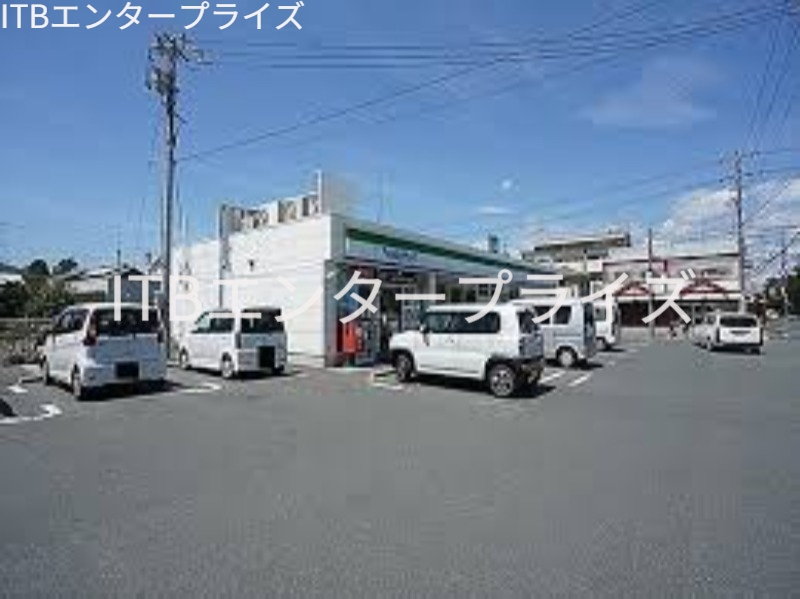 コンビニ　ファミリーマート浜松丸塚店（コンビニ）まで449m