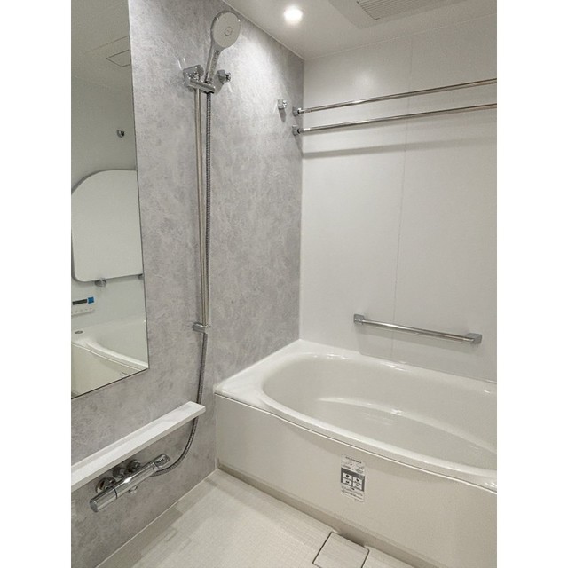 バス・シャワールーム　※写真は同タイプ住戸です。