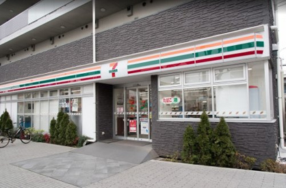 コンビニ　セブンイレブン北区神谷環七通り店（コンビニ）まで93m