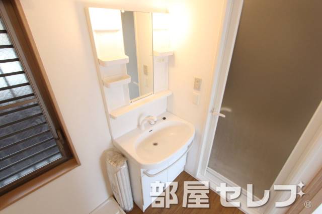 洗面設備　独立洗面は使いやすいです。