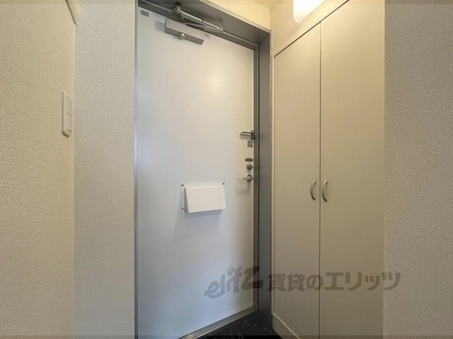 レオパレス京都十条の玄関写真