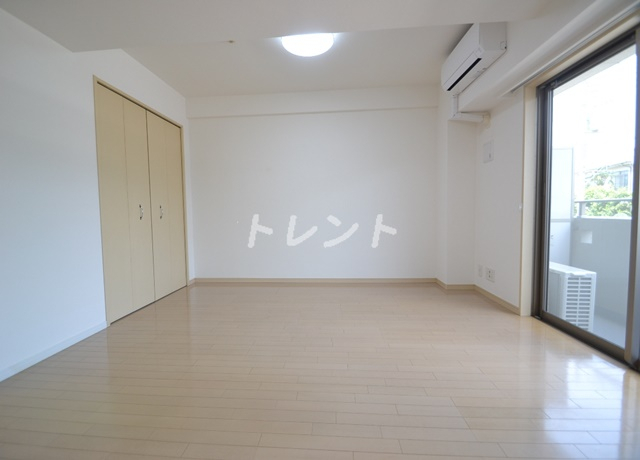 コンフォリア代々木上原の居間写真
