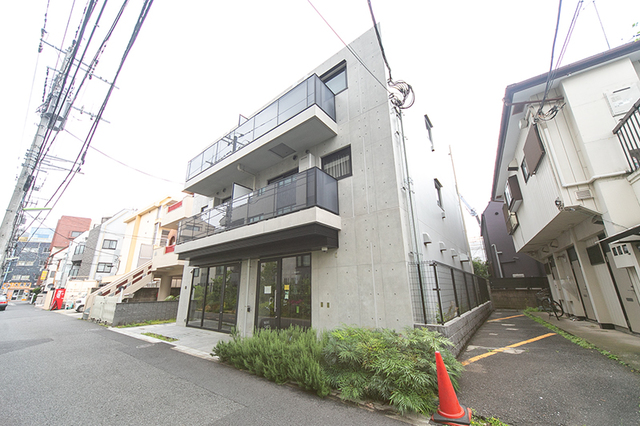 アヴニール三軒茶屋の外観写真
