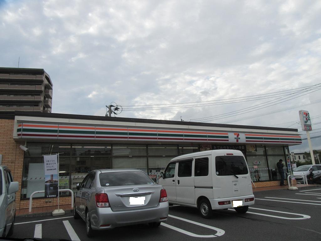 コンビニ　セブンイレブン鹿児島下荒田2丁目店（コンビニ）まで472m