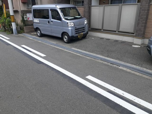 【サル　ドゥ　セジュールの駐車場】