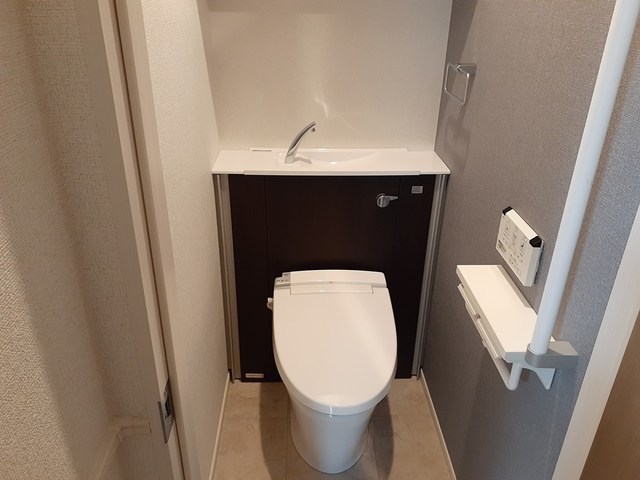 トイレ　温水専用便座
