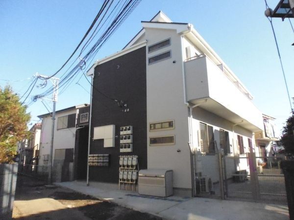 立川市羽衣町のアパートの建物外観